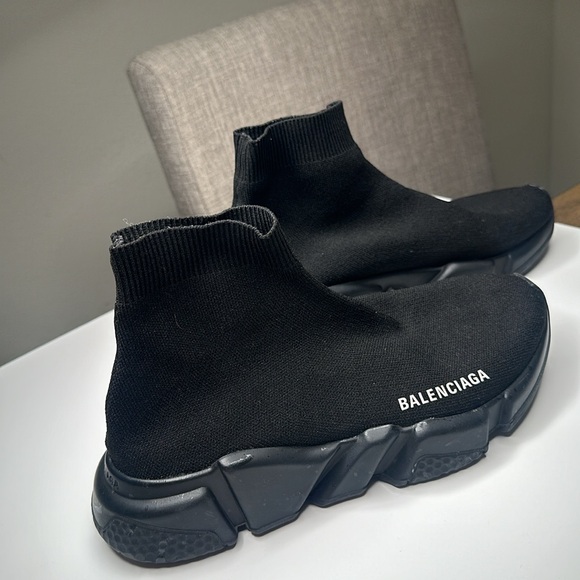 BALENCIAGA SPEED KNIT LOW RUNNERS SOCK FULL BLACK USA 8/ EU 38 WOMEN'S TRAINER - Picture 3 of 6